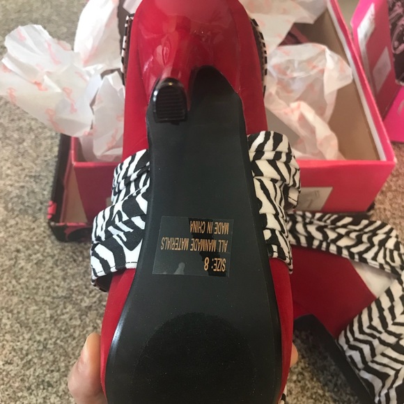 🆕 Qupid Red and Zebra heels 👠 - Picture 4 of 5